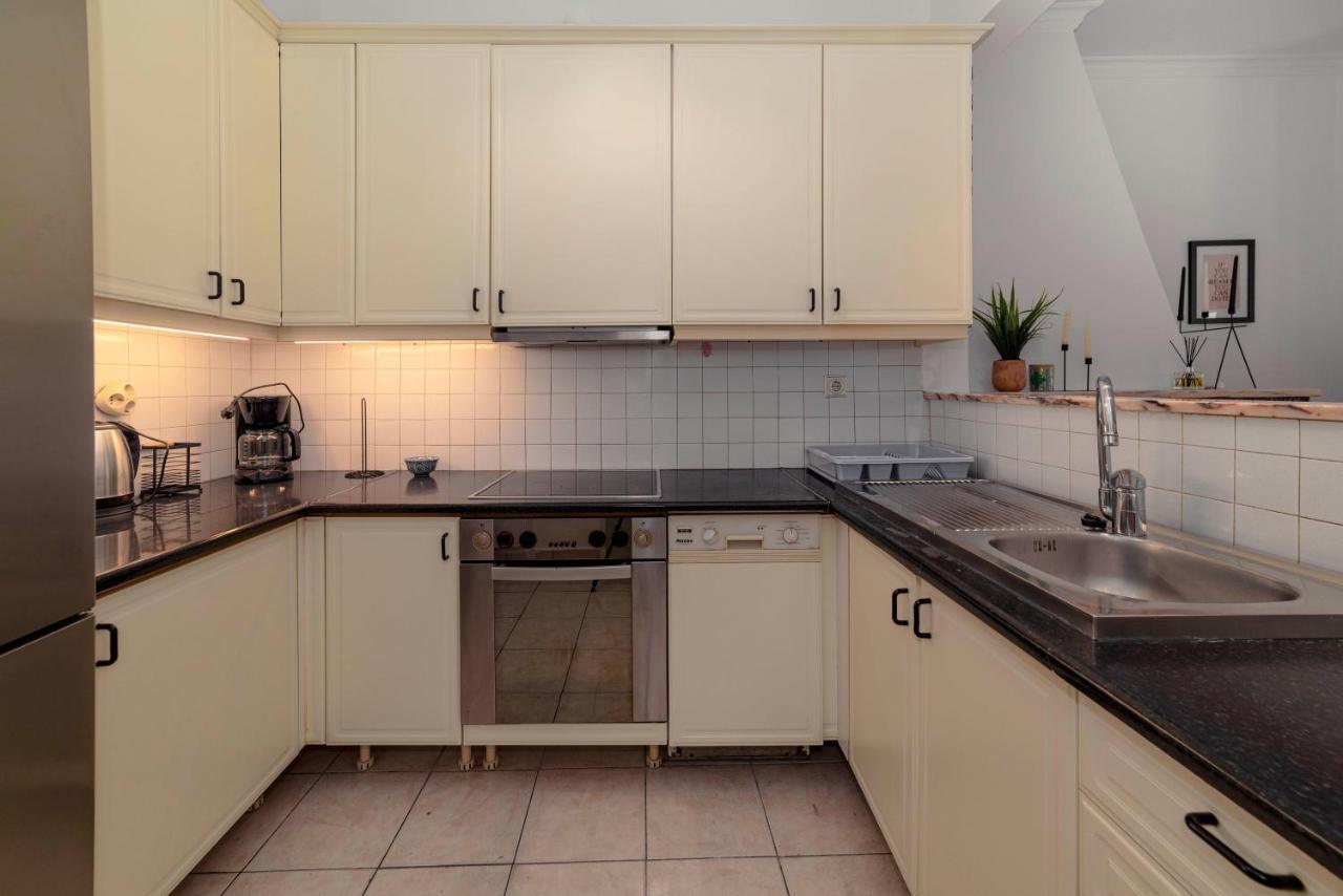Spacious 2Bd Apartment Next To Athens Archeological Museum Exteriör bild